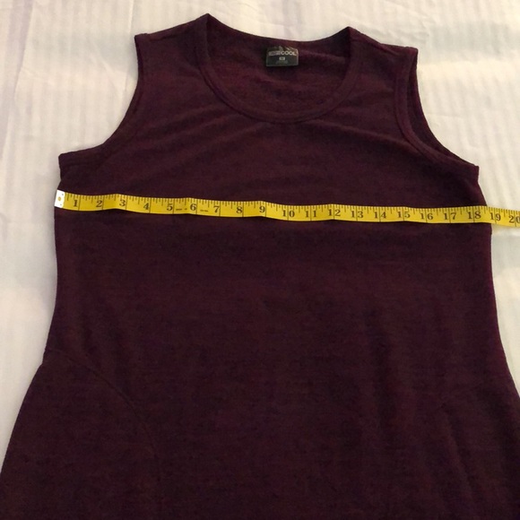 Women’s size medium 32° cool burgundy to park at dress - Picture 5 of 6